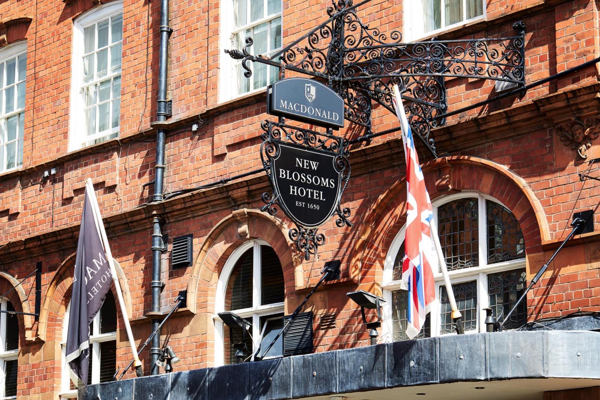 Macdonald New Blossoms Hotel Chester Eksteriør billede