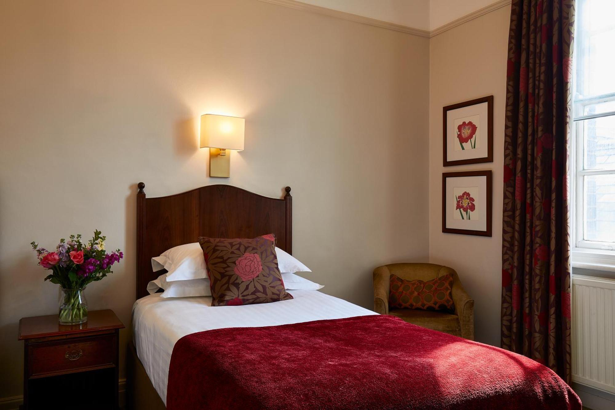 Macdonald New Blossoms Hotel Chester Eksteriør billede