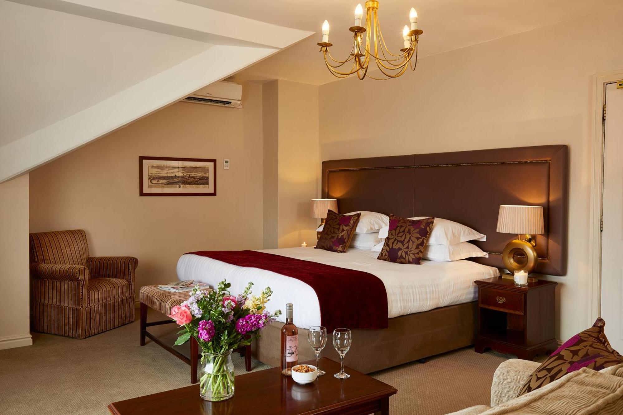 Macdonald New Blossoms Hotel Chester Eksteriør billede
