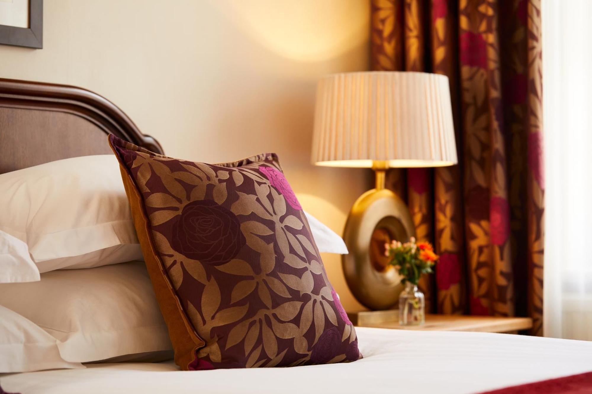 Macdonald New Blossoms Hotel Chester Eksteriør billede